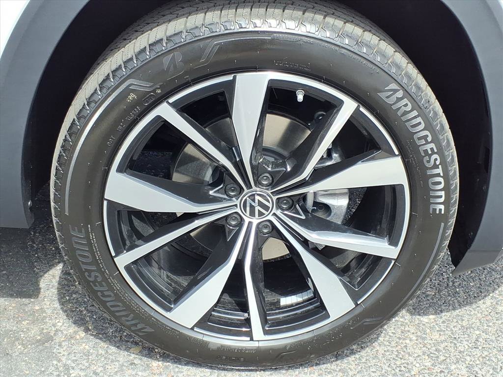 New 2026 Volkswagen Atlas SEL Premium R-Line image 8