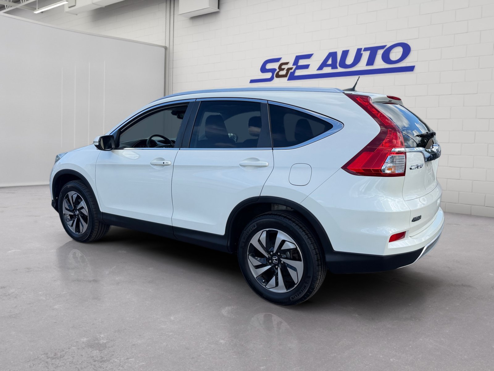 Used 2015 Honda CR-V Touring image 3