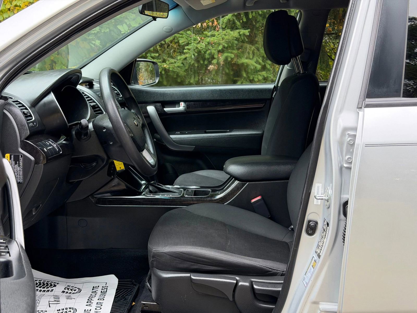 Used 2015 Kia Sorento LX image 8