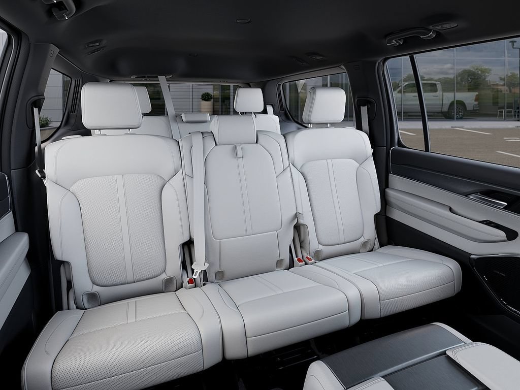 New 2026 Jeep Grand Wagoneer Limited w/ 8-Passenger Seating Package AWD/4WD image 15