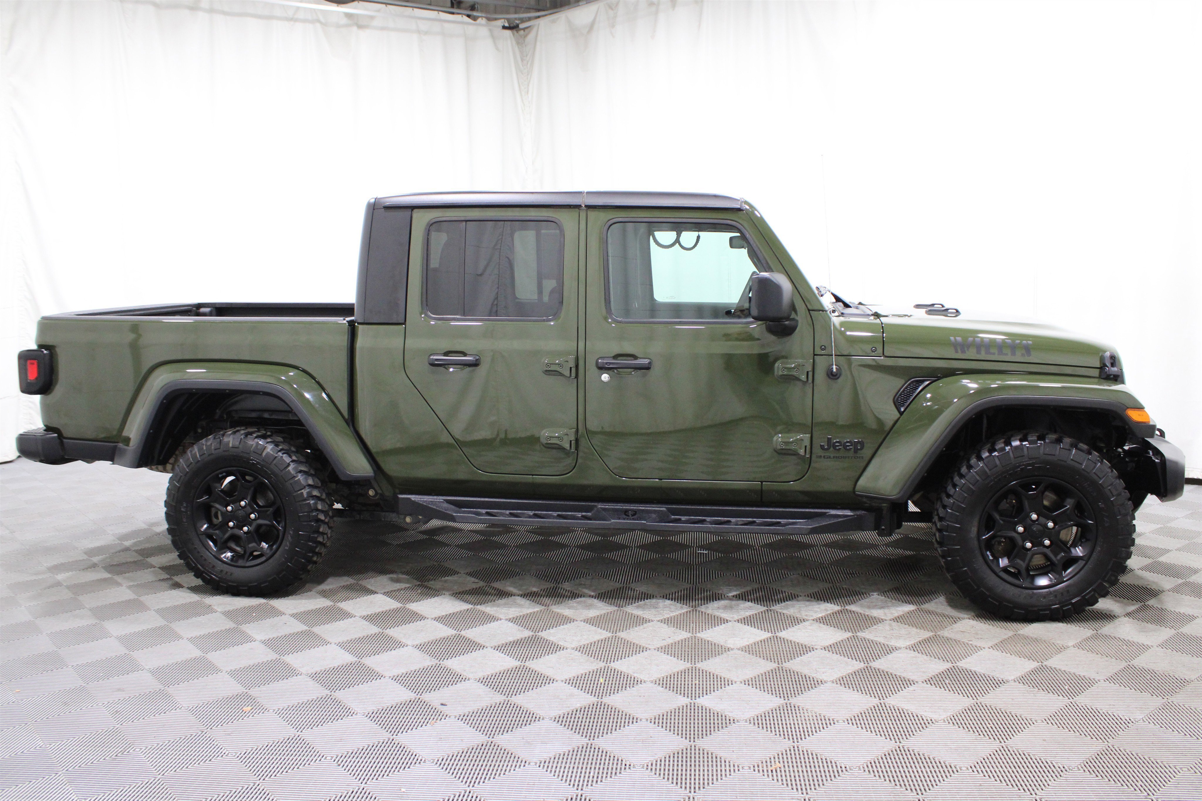 Used 2023 Jeep Gladiator Willys image 29