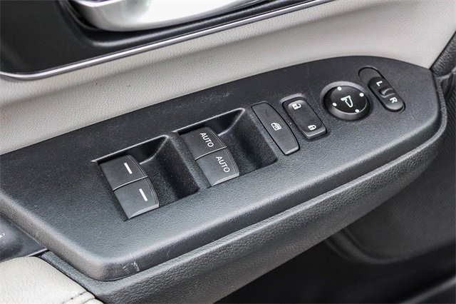 Used 2018 Honda CR-V Touring image 28