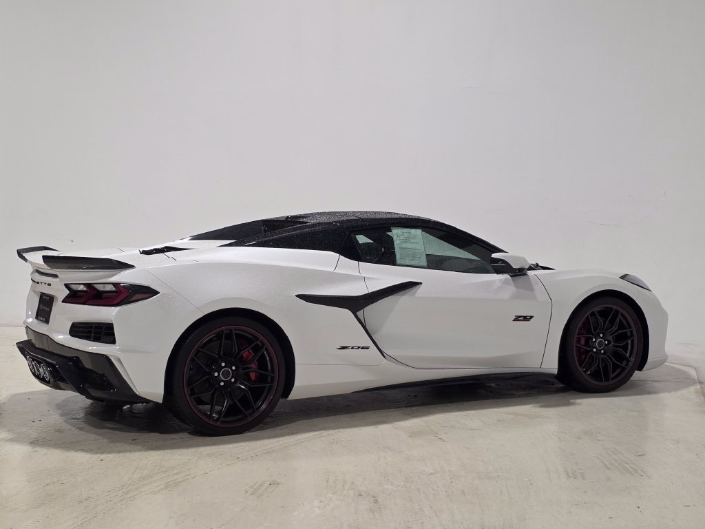 Used 2023 Chevrolet Corvette Z06 RWD image 6