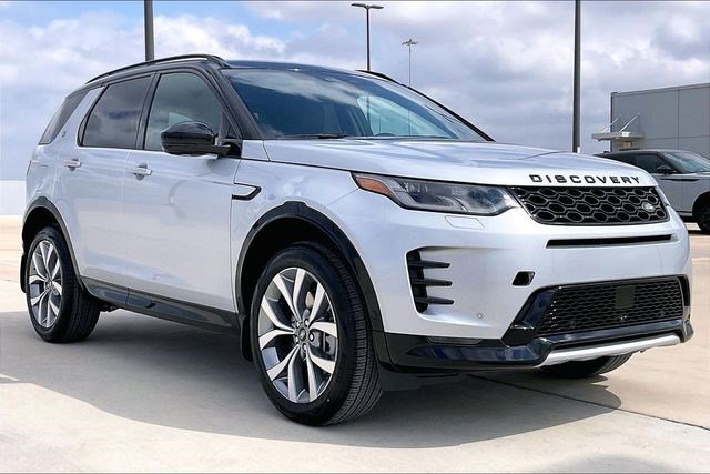 New 2026 Land Rover Discovery Sport Landmark image 2
