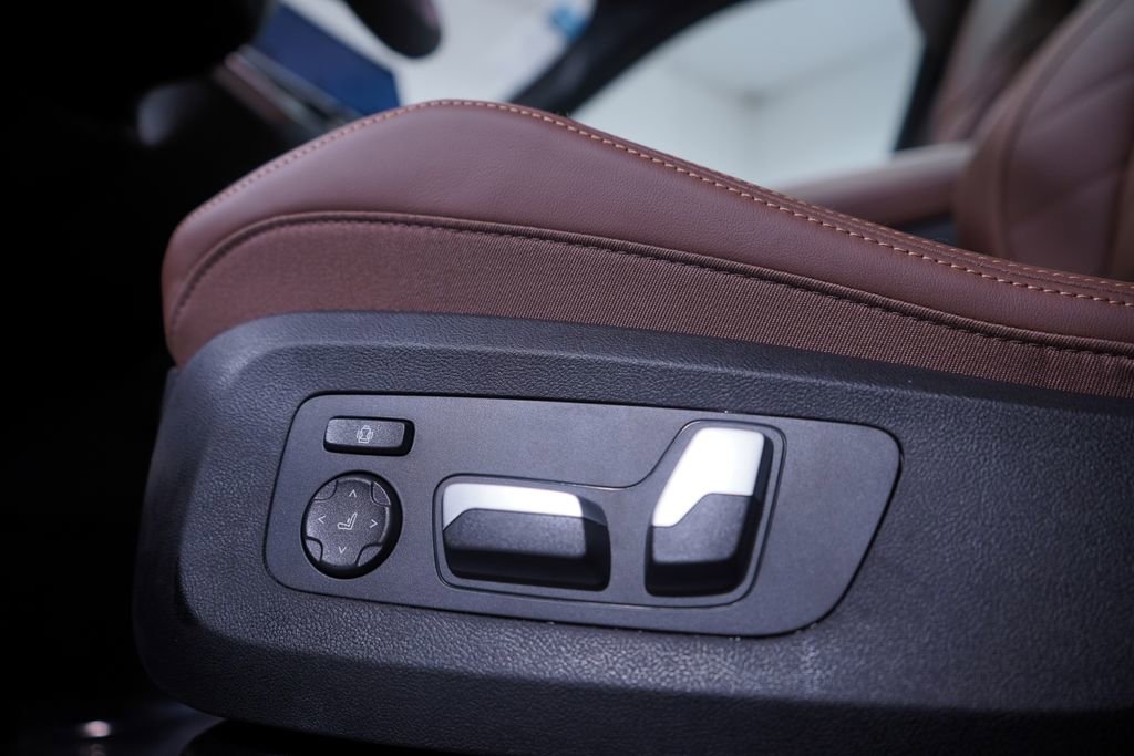 New 2026 BMW X6 xDrive40i w/ Premium Package AWD/4WD image 12