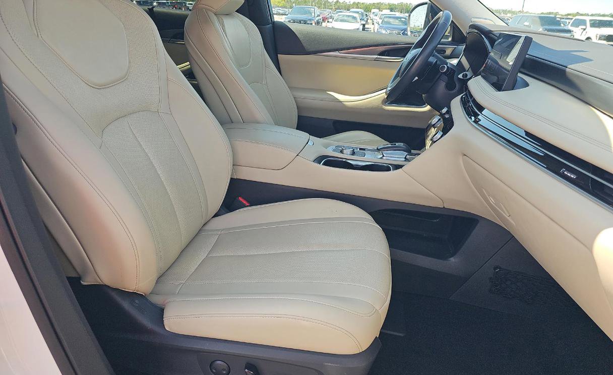 Certified 2023 INFINITI QX60 Luxe w/ Performance Audio Package image 11