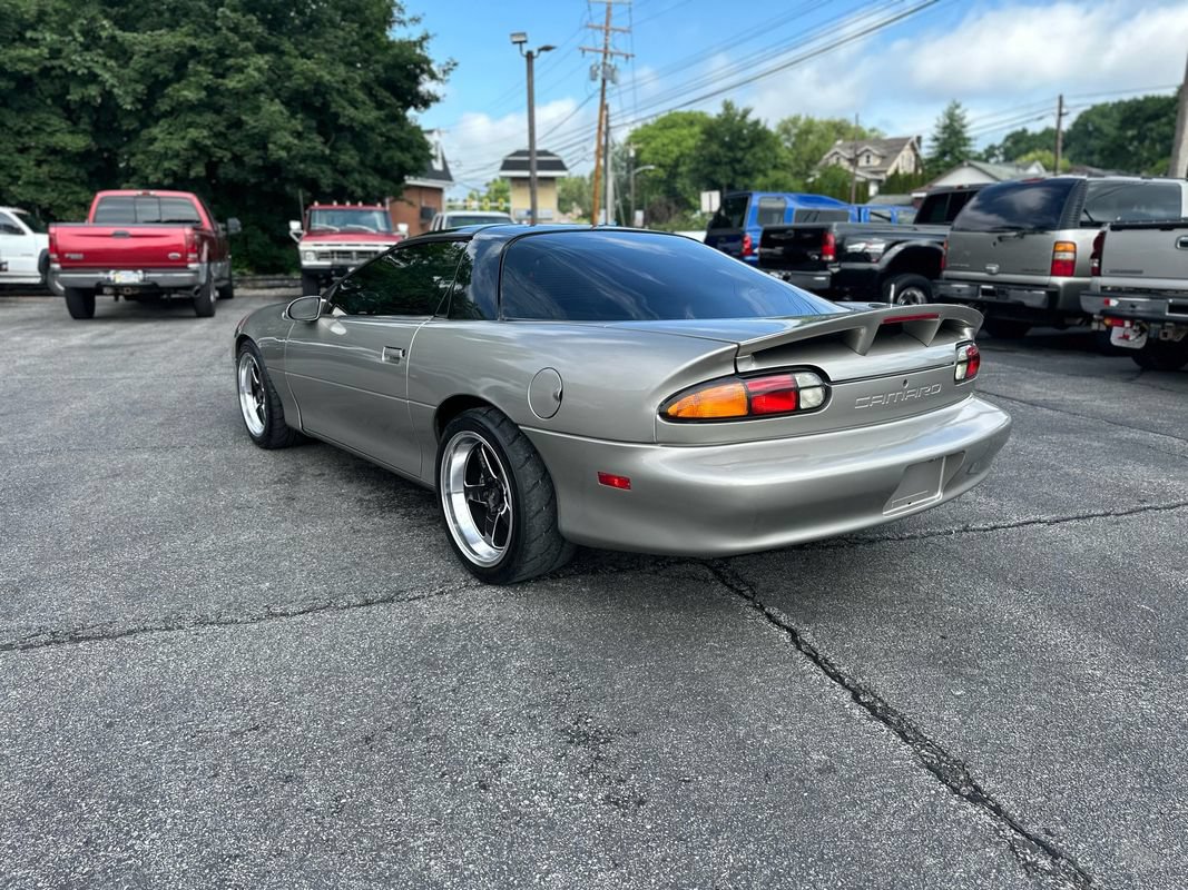 Used 2001 Chevrolet Camaro Z28 w/ SS Performance/Appearance Pkg RWD image 3