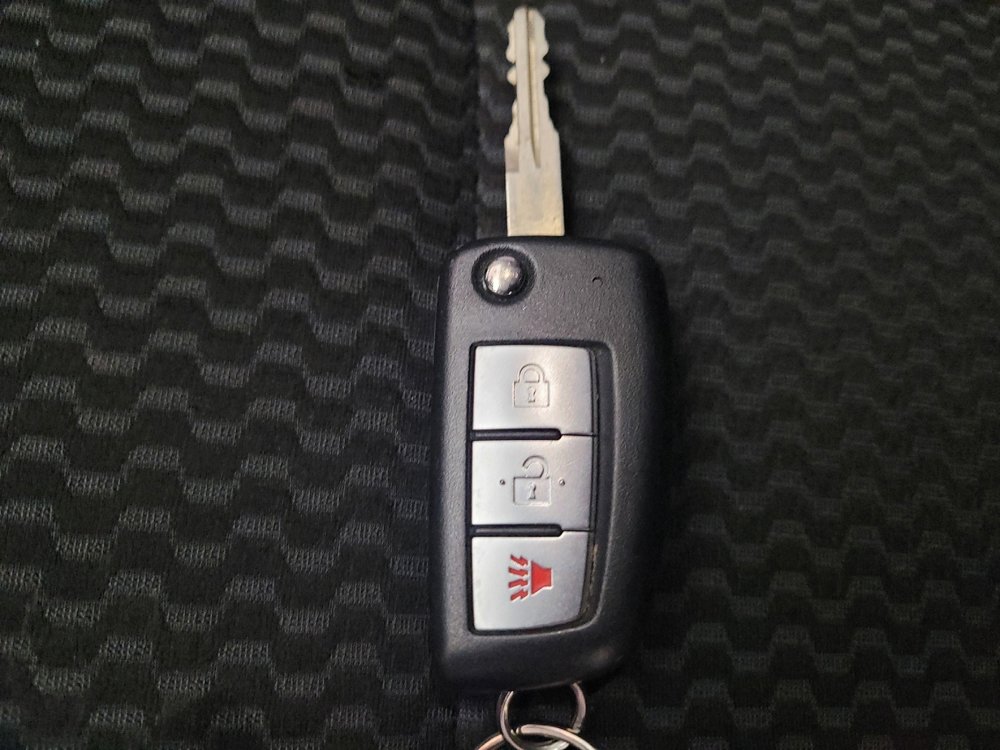 Used 2017 Nissan Rogue Sport S image 32