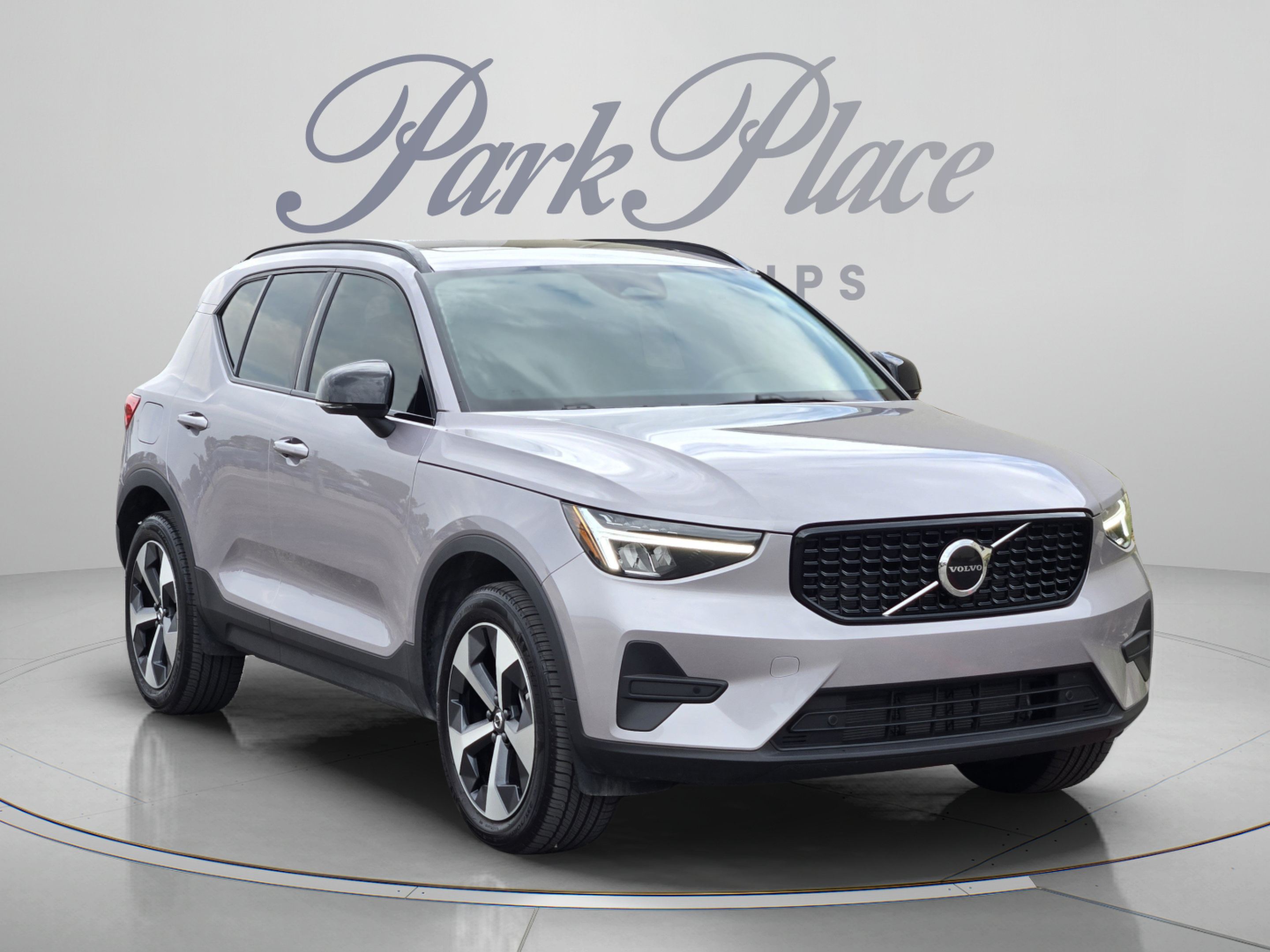 Certified 2026 Volvo XC40 B4 Core w/ Climate Package FWD image 8