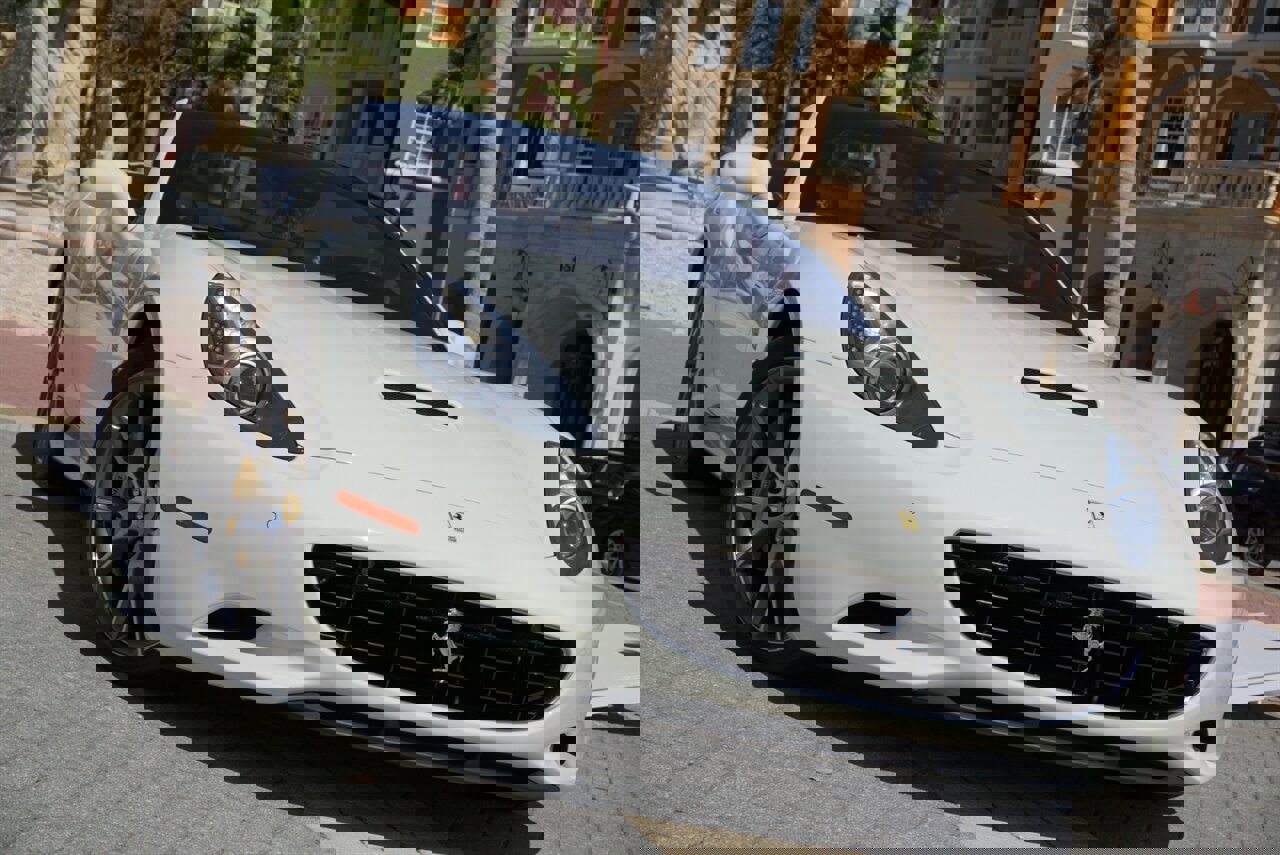 Used 2014 Ferrari California RWD image 62