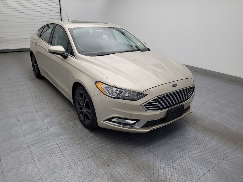 Used 2018 Ford Fusion SE w/ Equipment Group 201A FWD image 13