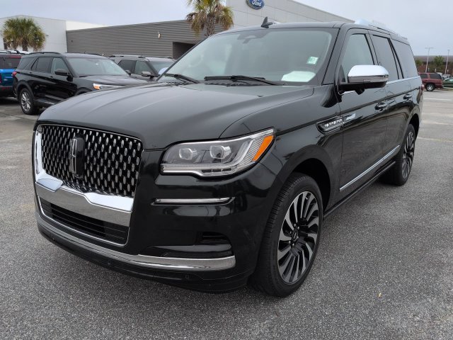 Used 2022 Lincoln Navigator Black Label AWD/4WD image 8