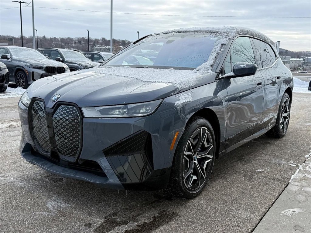 Used 2024 BMW iX xDrive50 w/ Sport Package image 7