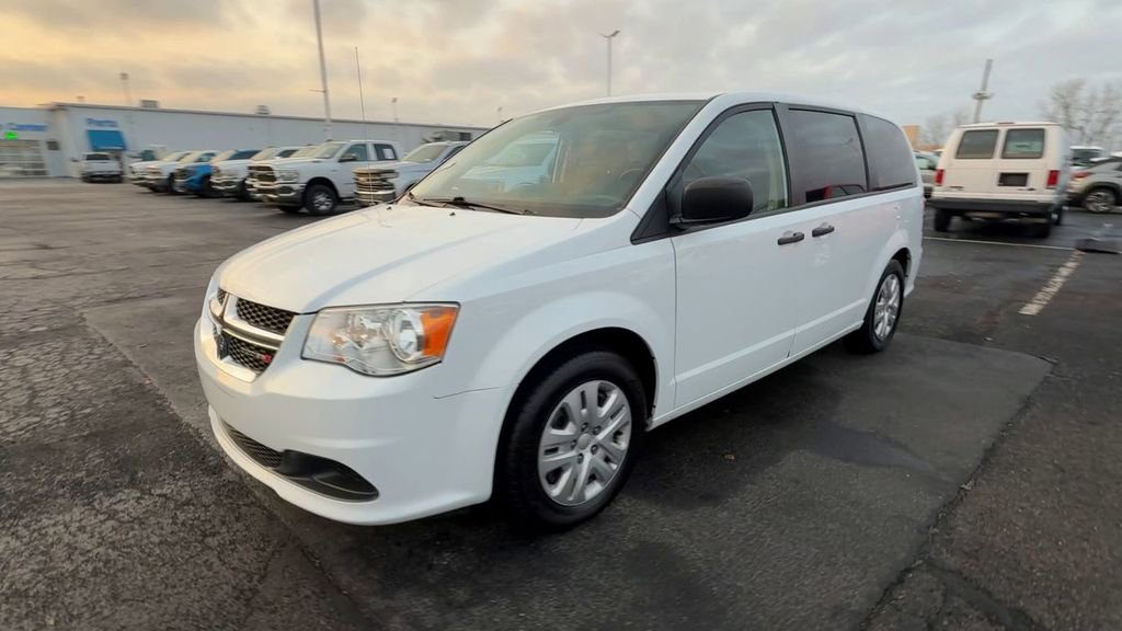 Used 2020 Dodge Grand Caravan SE w/ UConnect Hands-Free Group image 4
