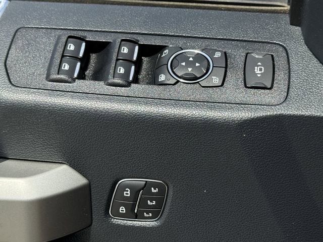 Used 2022 Ford F250 Lariat w/ Lariat Ultimate Package AWD/4WD image 26