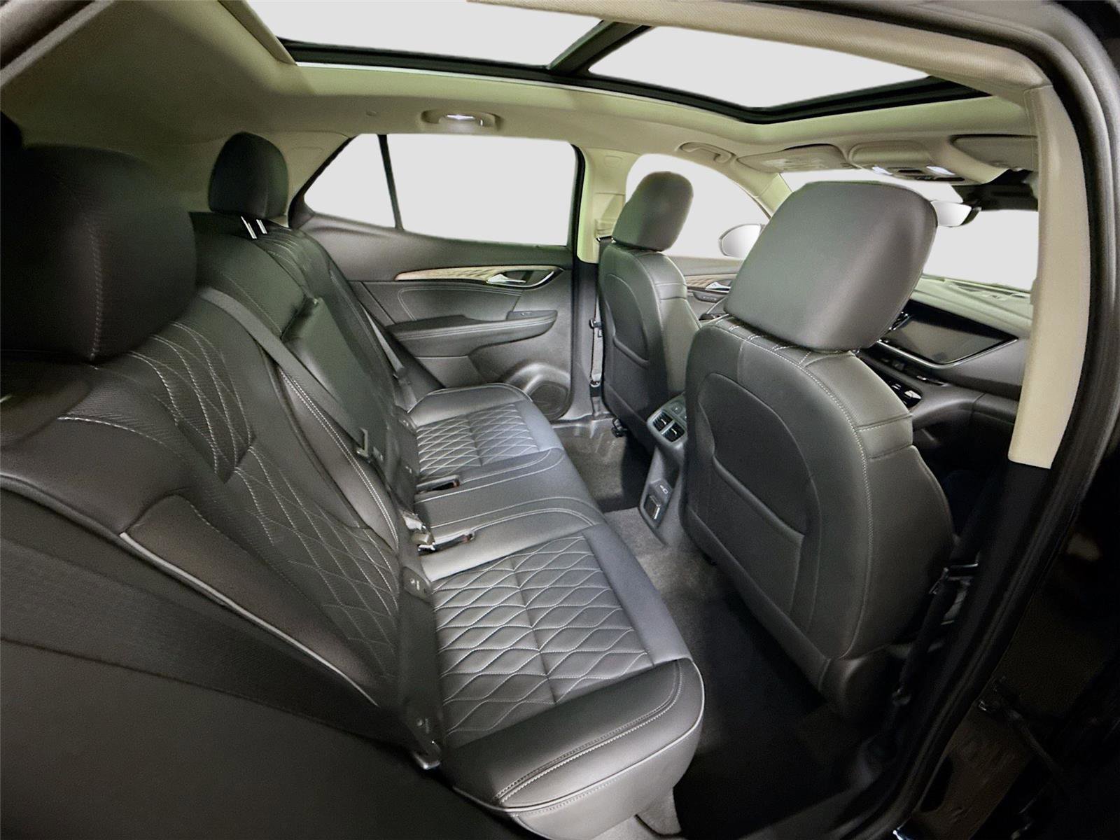 Used 2023 Buick Envision Avenir image 22