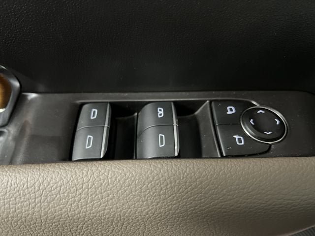 Certified 2025 GMC Canyon Denali AWD/4WD image 24