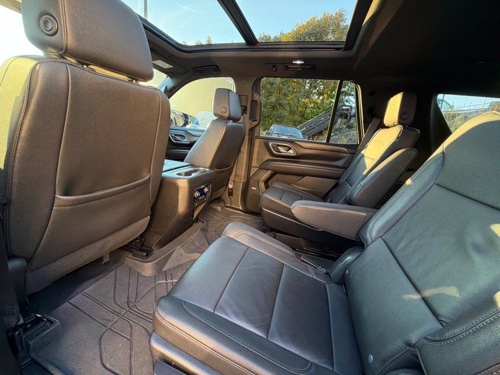 Used 2023 Chevrolet Tahoe Z71 w/ Luxury Package AWD/4WD image 19