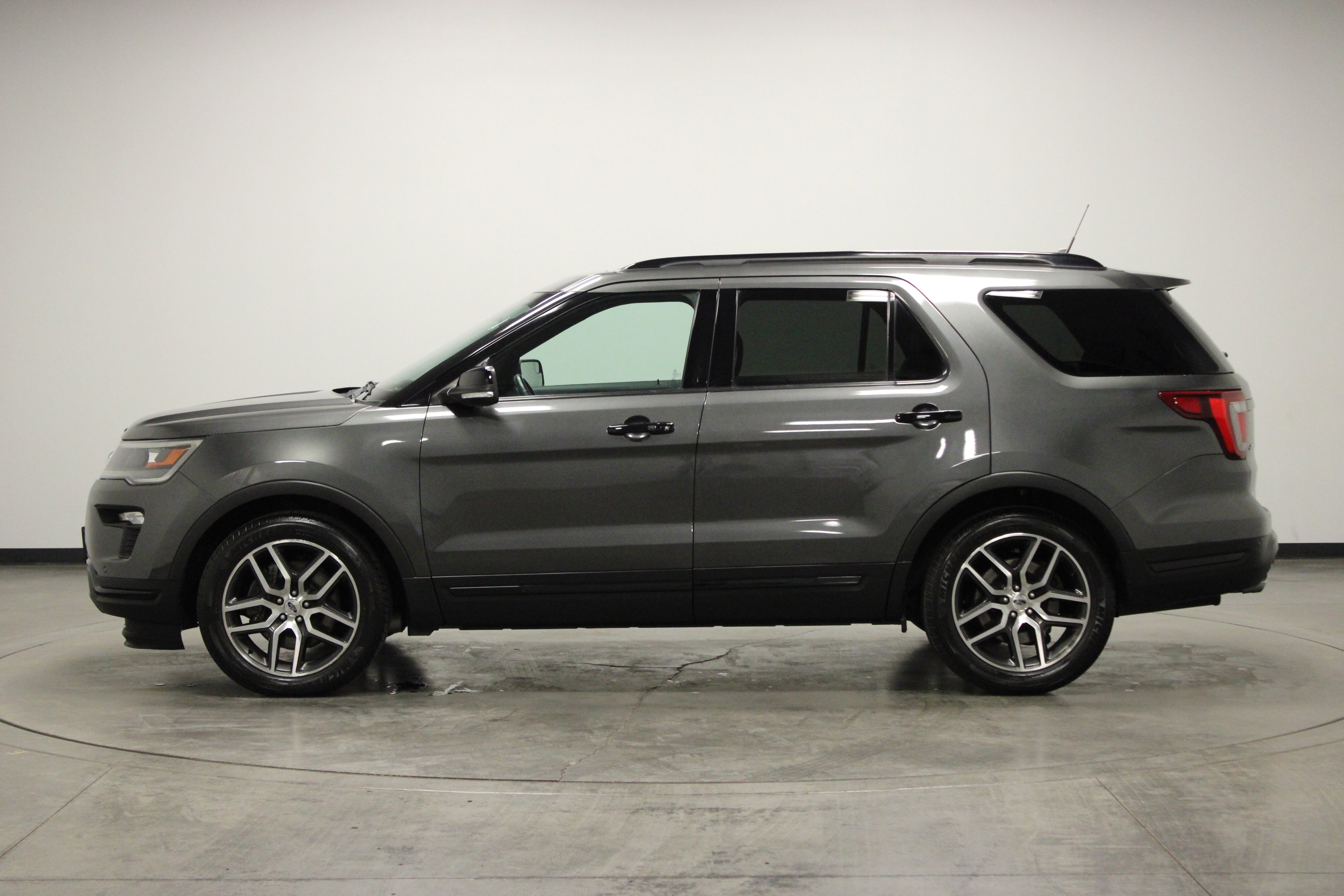 Used 2018 Ford Explorer Sport AWD/4WD image 5