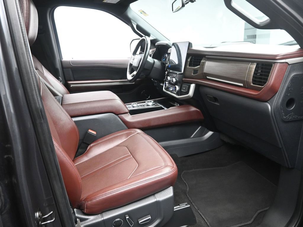 Used 2023 Ford Expedition Max Limited image 30