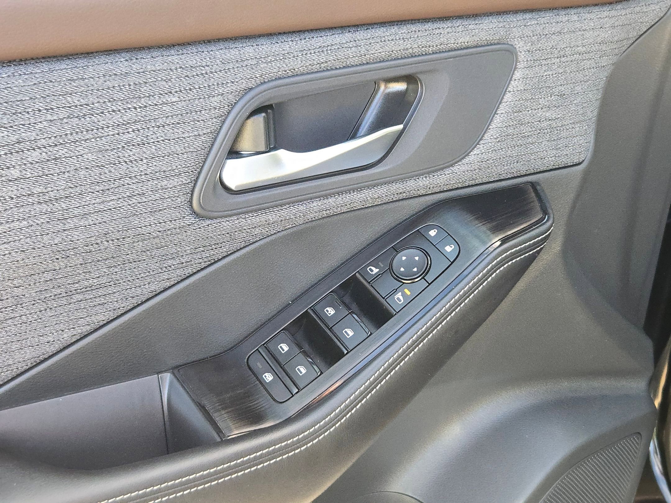 Certified 2023 Nissan Rogue SV image 12