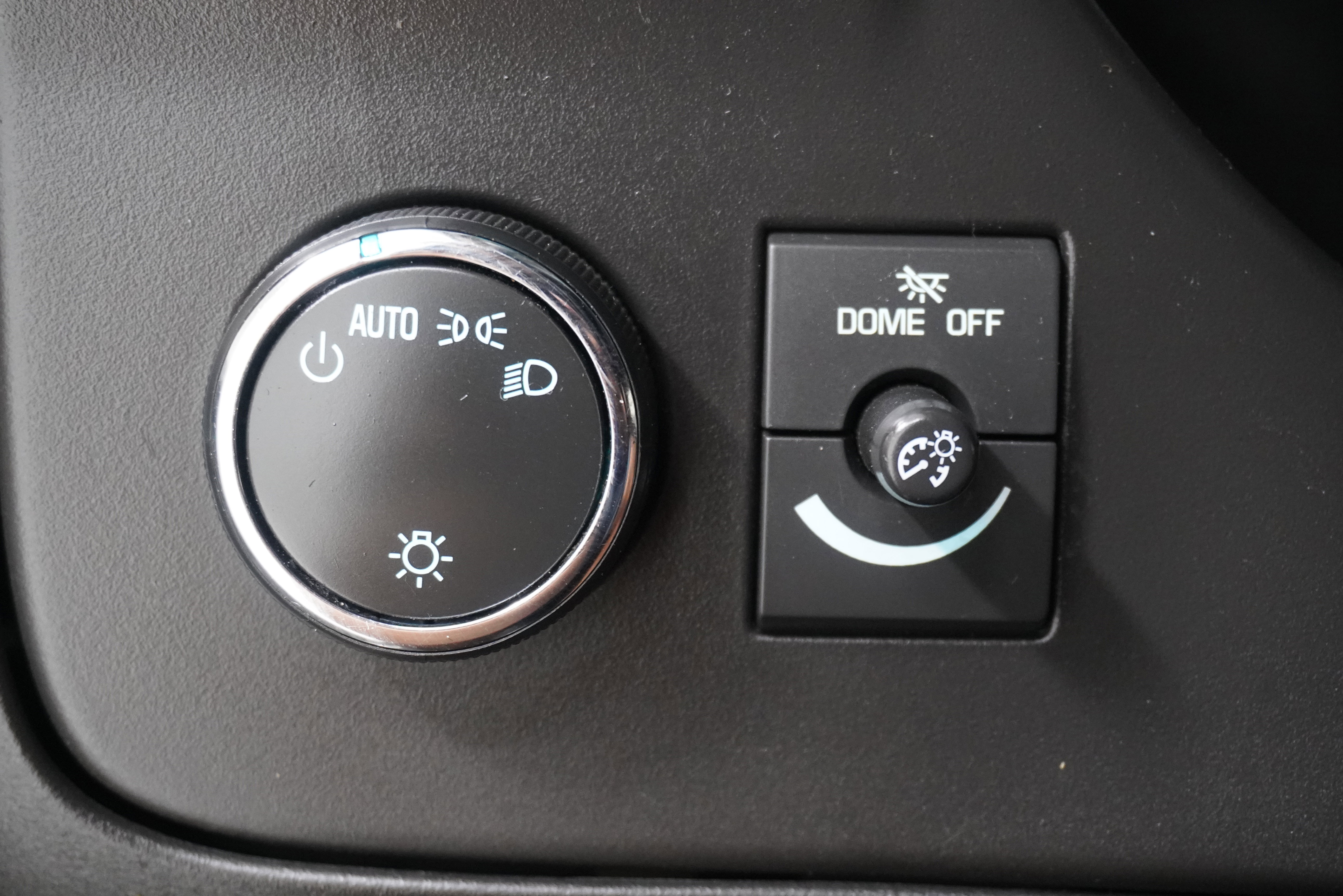 Used 2018 Chevrolet Express 2500 w/ Driver Convenience Package image 15