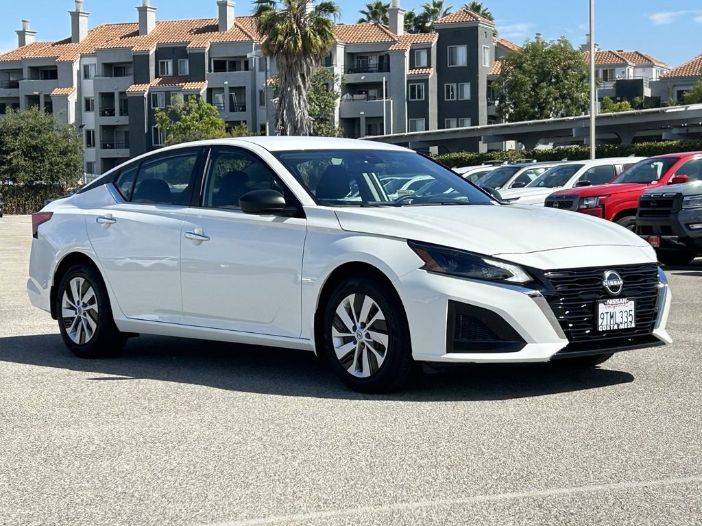 Used 2025 Nissan Altima 2.5 S image 5