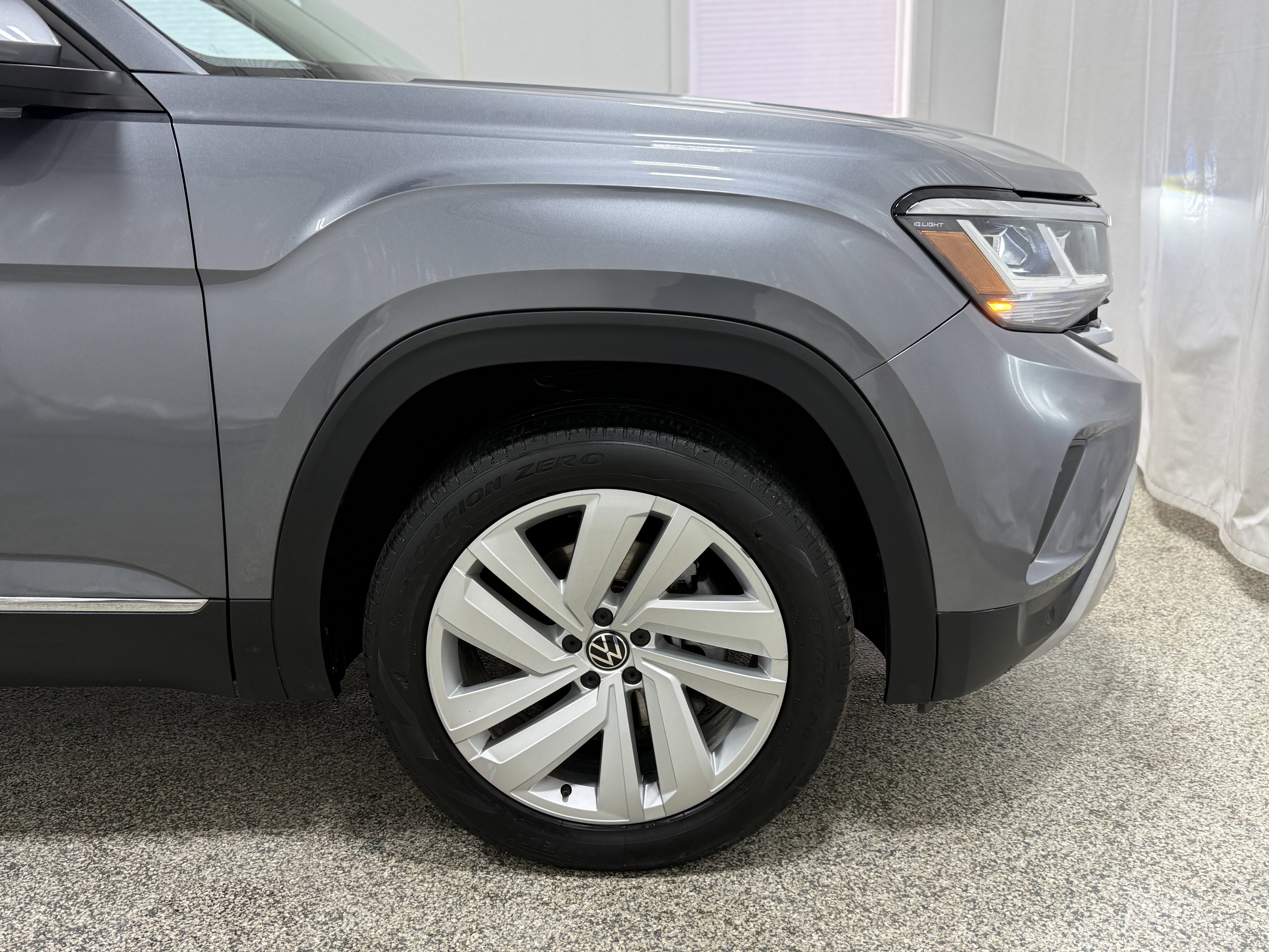 Used 2021 Volkswagen Atlas SEL image 32