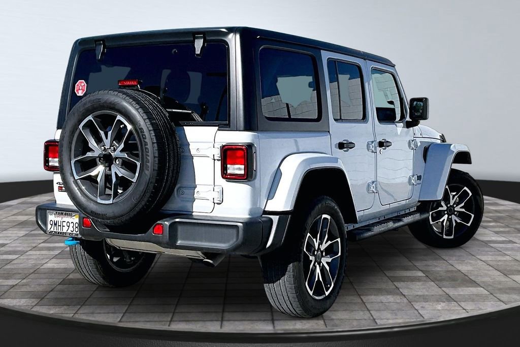 Used 2024 Jeep Wrangler Unlimited image 21