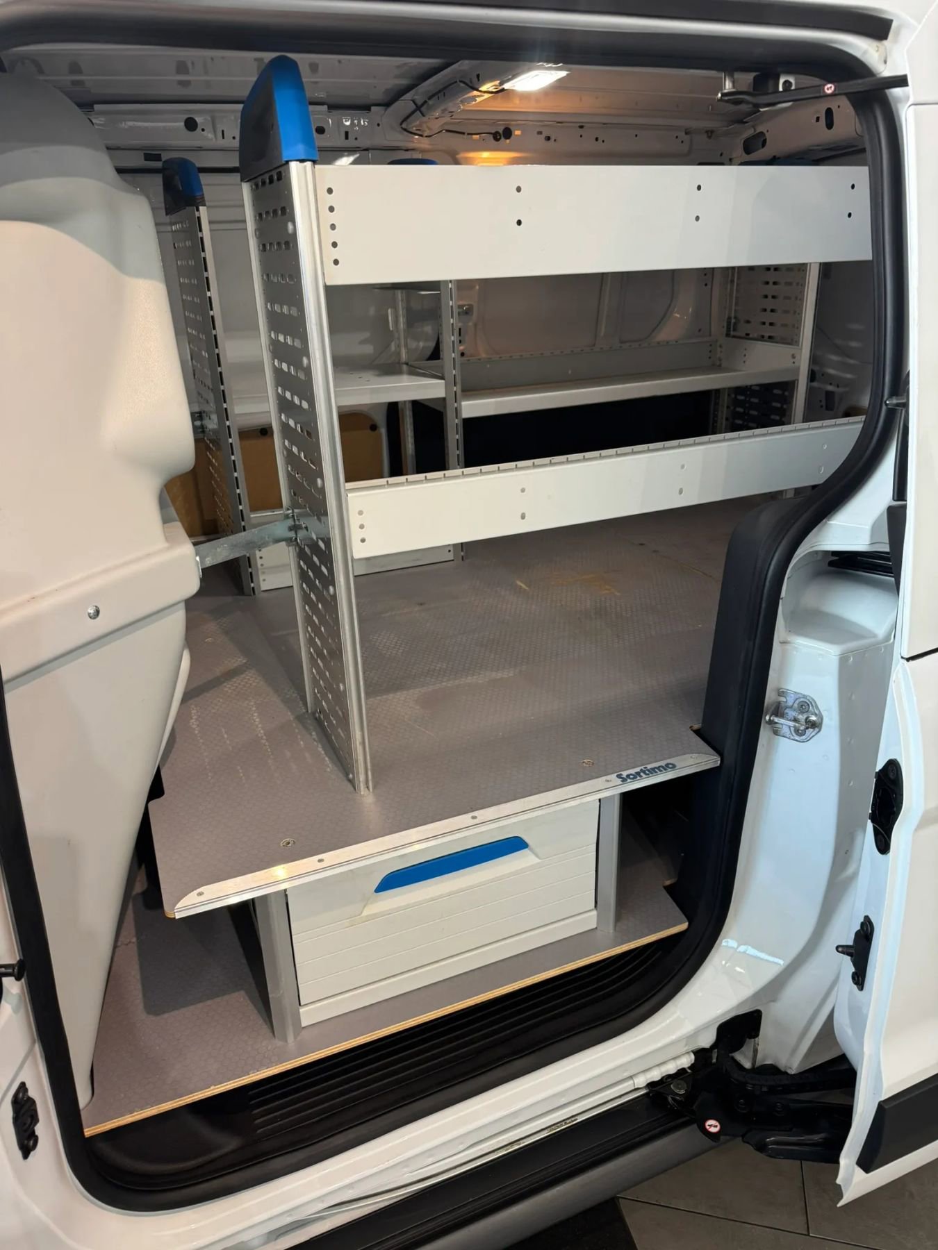 Used 2014 Ford Transit Connect XL image 19