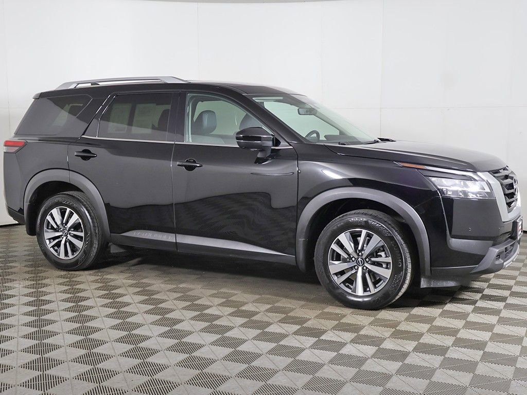 Used 2024 Nissan Pathfinder SL AWD/4WD image 15