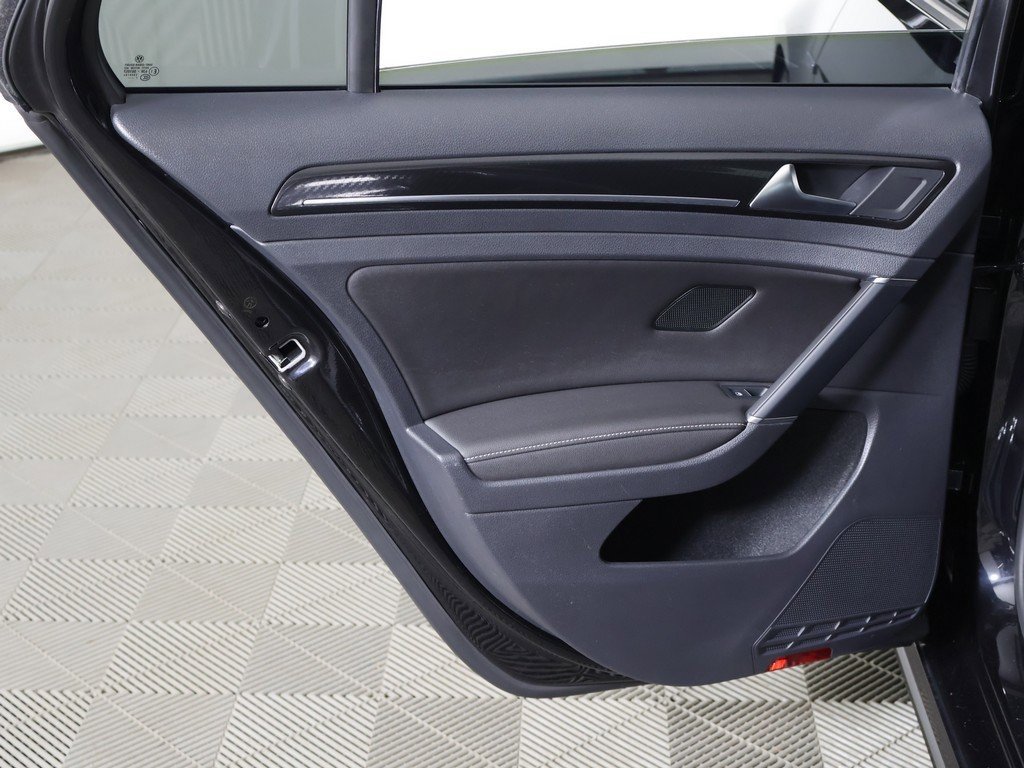 Used 2018 Volkswagen Golf R 4-Door image 24