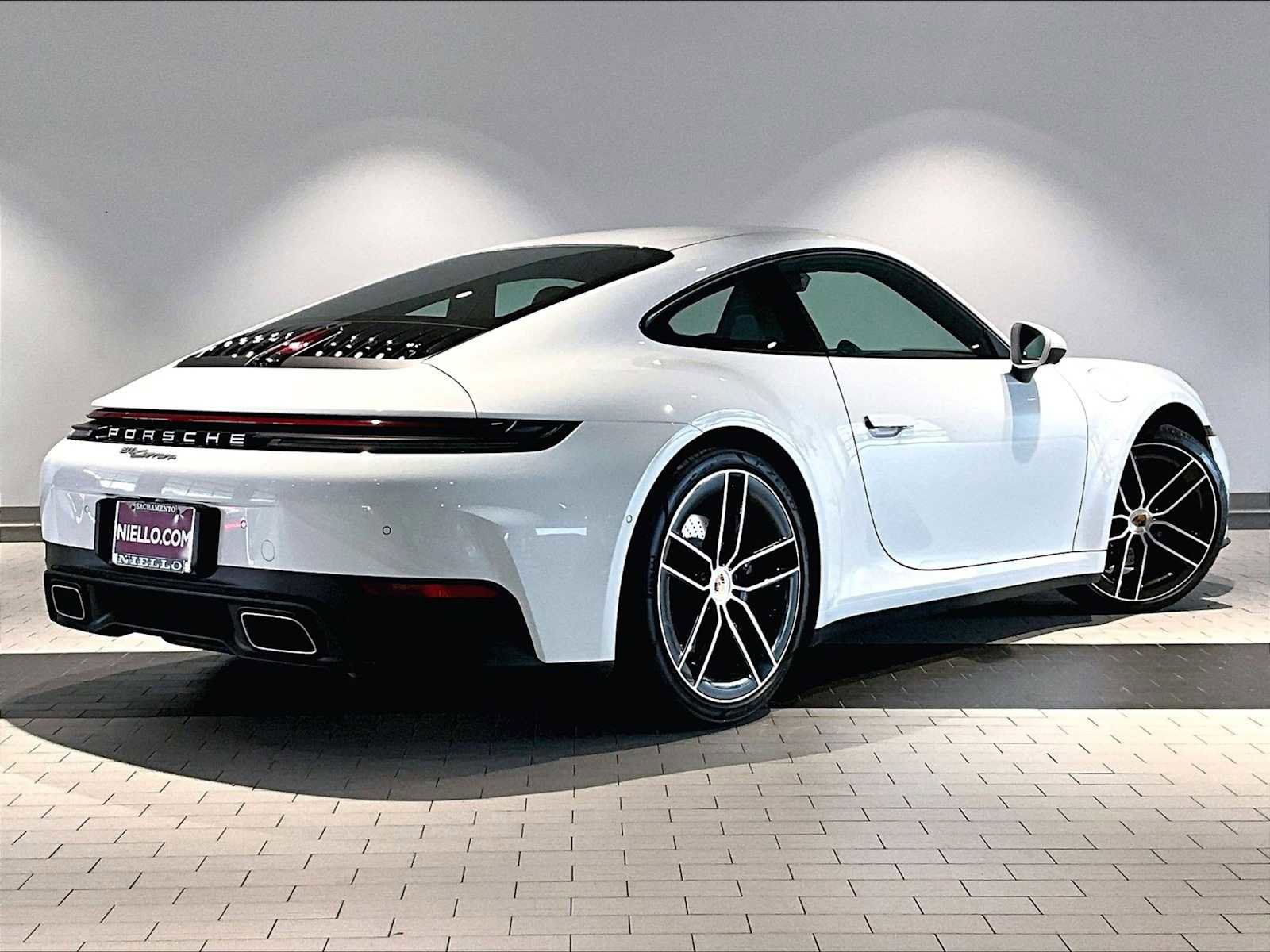Used 2025 Porsche 911 Carrera image 10