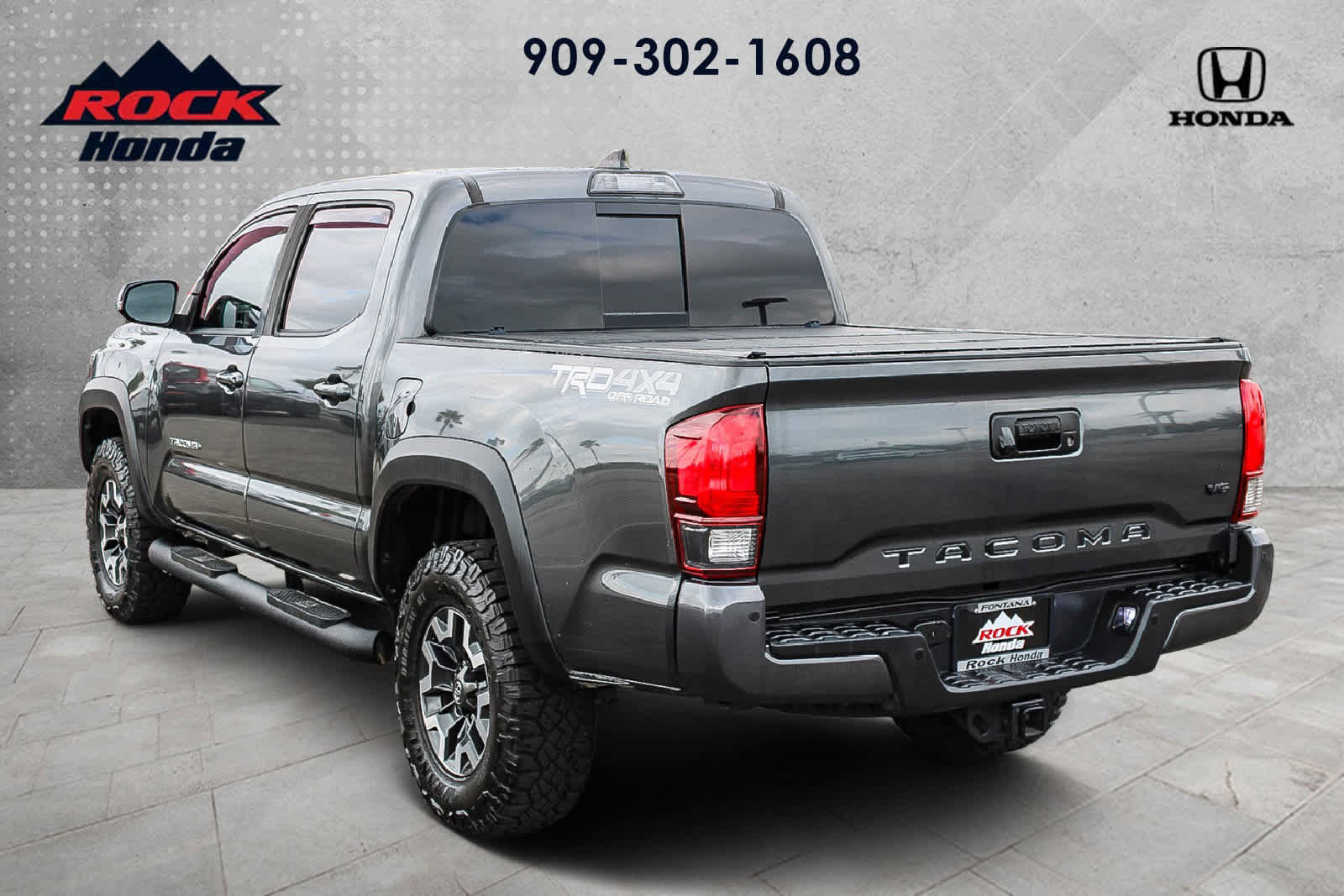 Used 2019 Toyota Tacoma TRD Off-Road AWD/4WD image 6