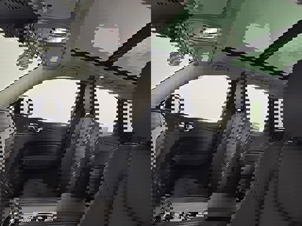 New 2025 Volvo XC60 B5 Plus w/ Protection Package Premier image 25