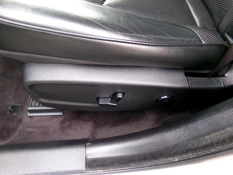 Used 2018 Chrysler 300 Limited image 13