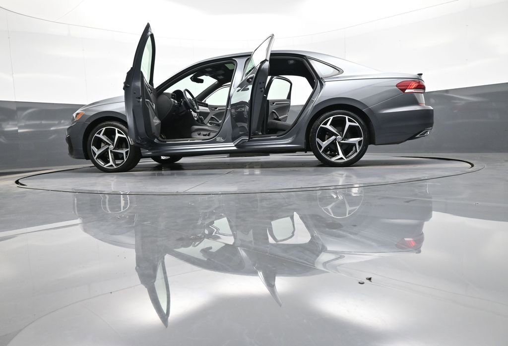 Used 2021 Volkswagen Passat 2.0T R-Line image 48