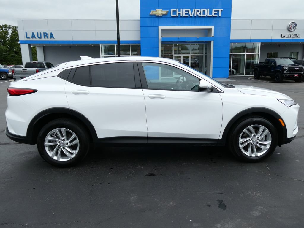 Certified 2025 Buick Envista Preferred FWD image 4