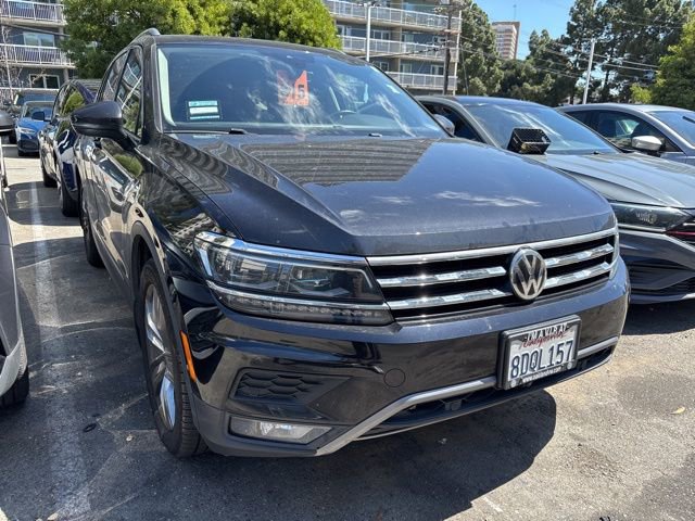 Used 2018 Volkswagen Tiguan SEL Premium FWD image 2