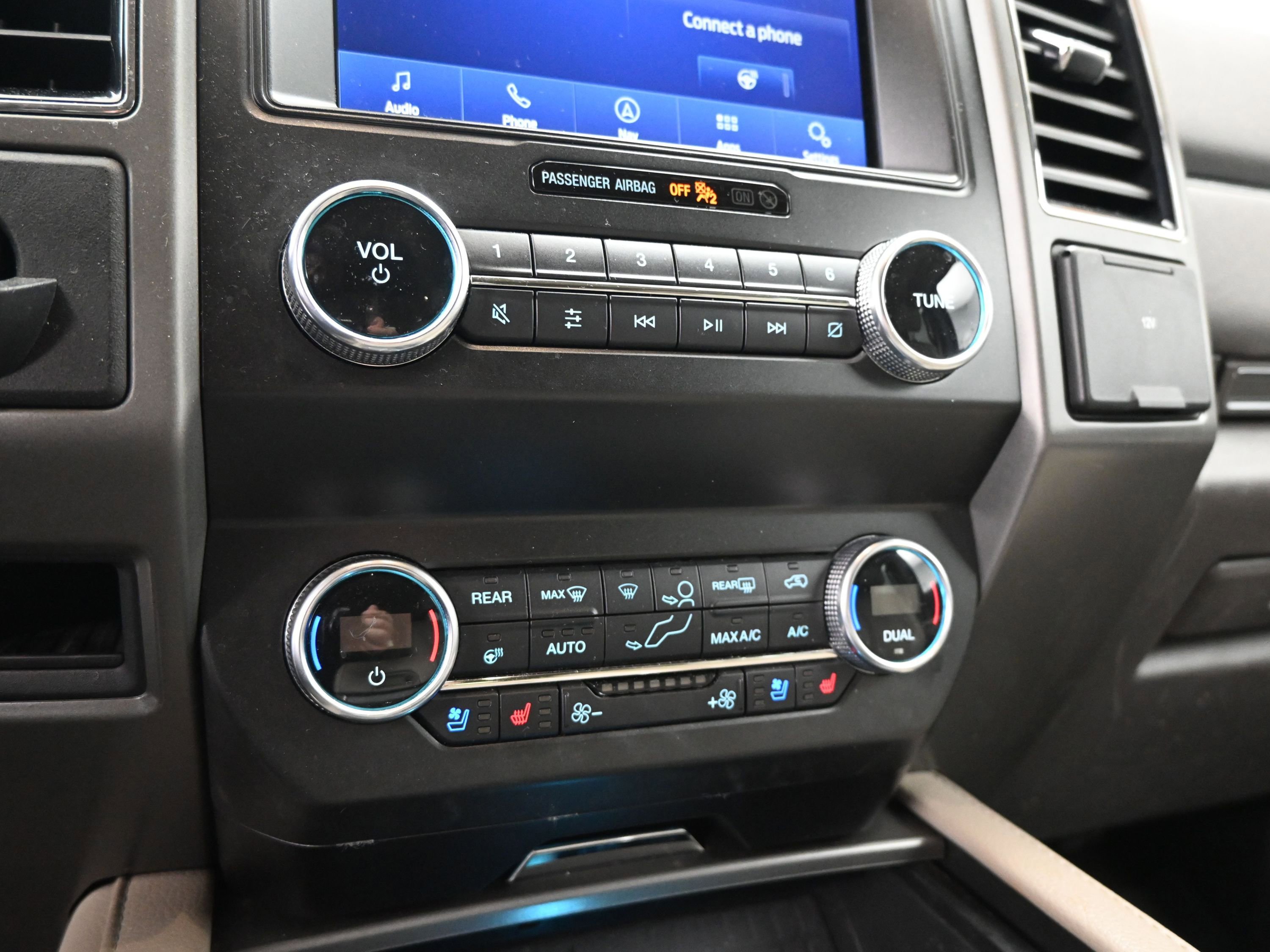 Used 2020 Ford Expedition XLT w/ Equipment Group 202A image 14