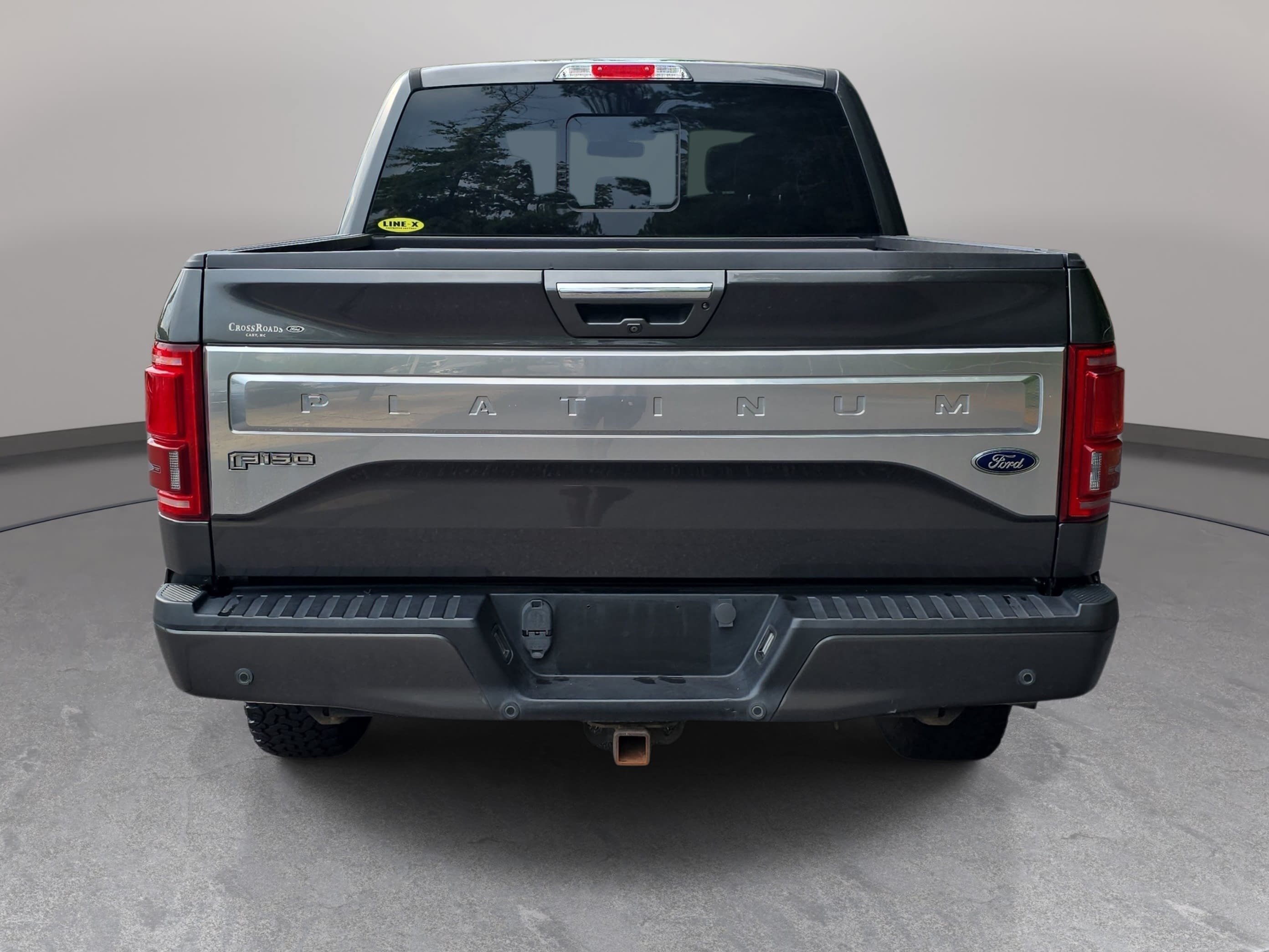 Used 2015 Ford F150 Platinum w/ Equipment Group 701A Luxury AWD/4WD image 6