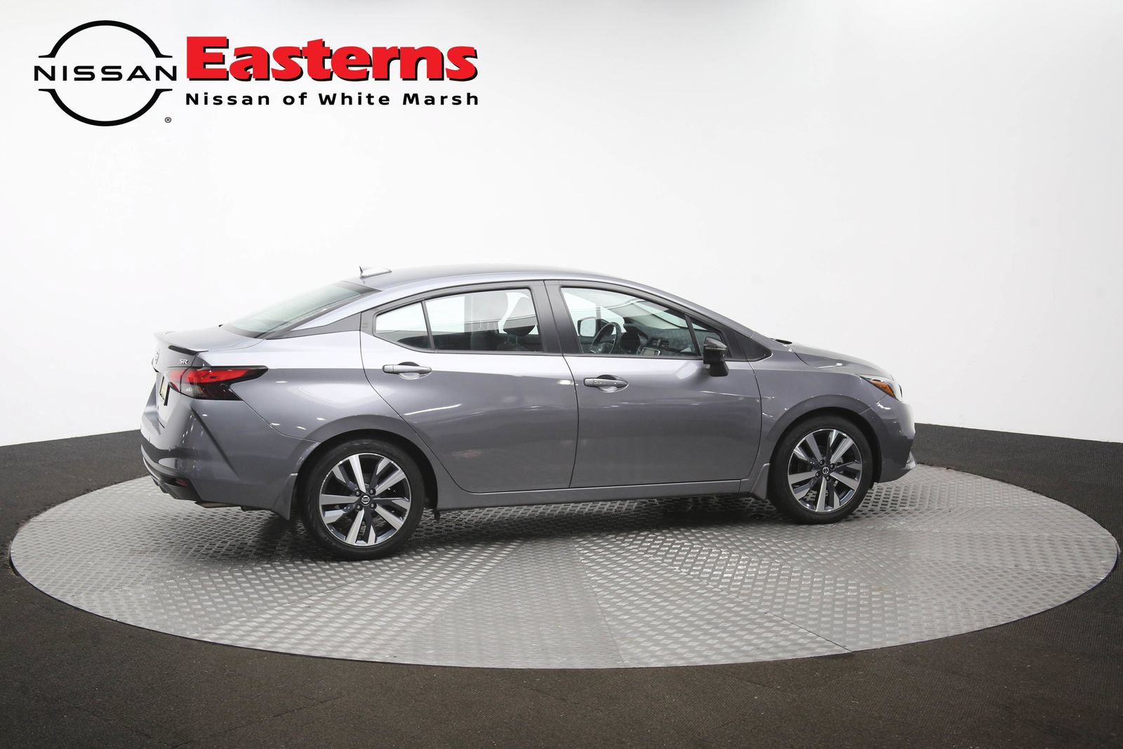 Used 2021 Nissan Versa SR FWD image 42