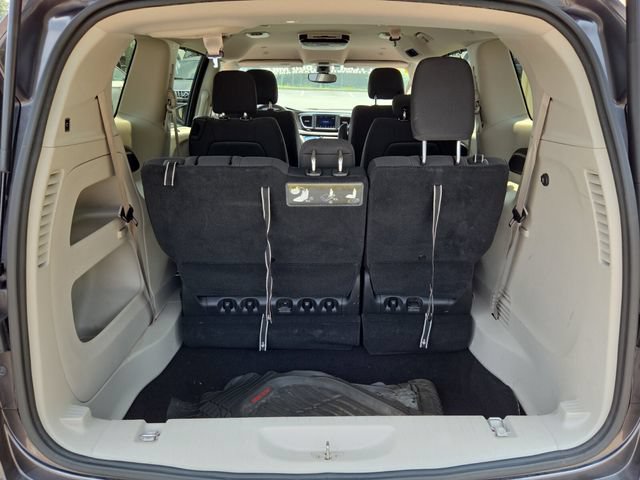 Used 2019 Chrysler Pacifica Touring Plus w/ Tire & Wheel Group FWD image 16