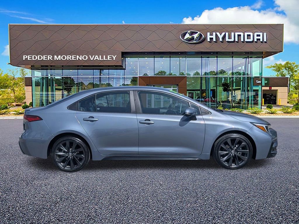 Used 2025 Toyota Corolla XSE FWD image 3