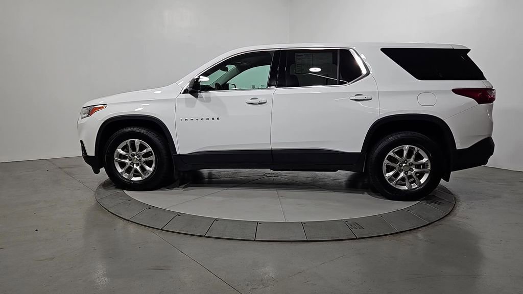 Used 2020 Chevrolet Traverse LS image 2