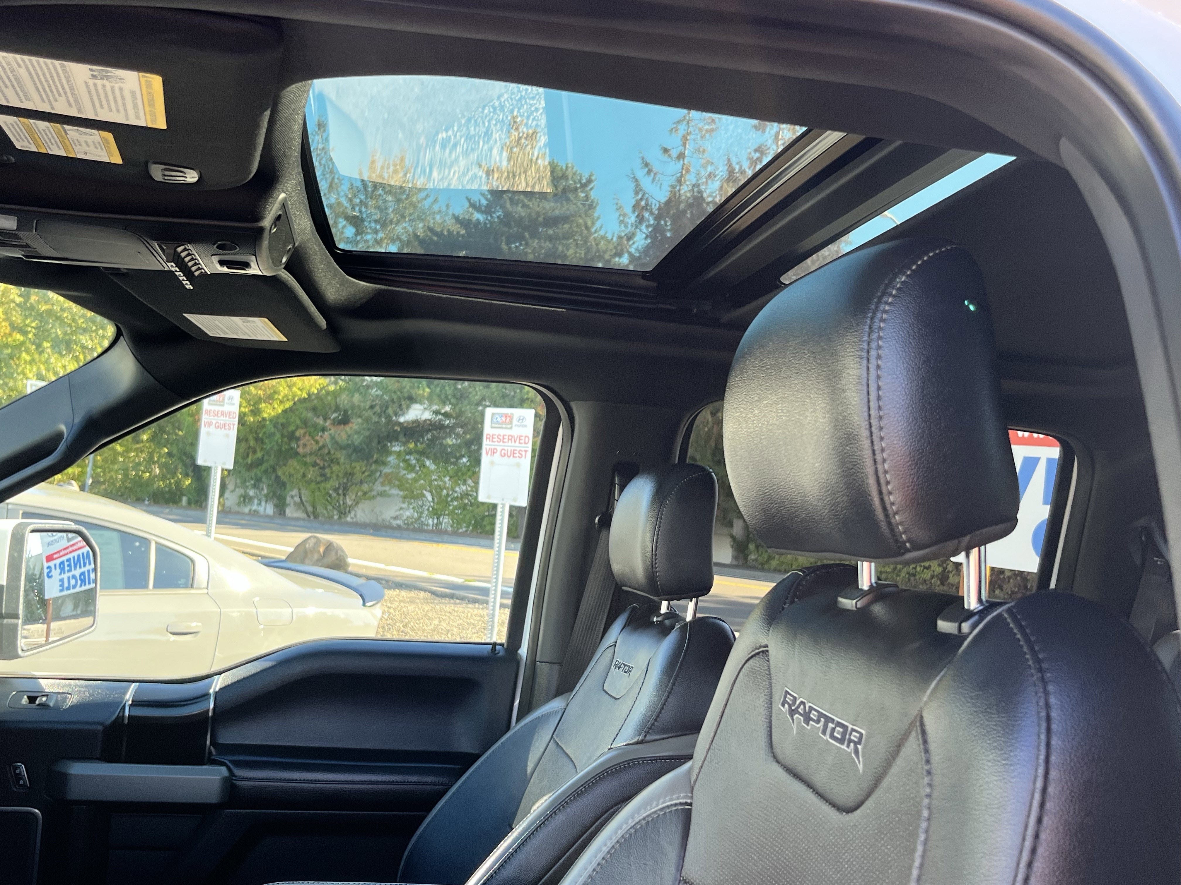 Used 2018 Ford F150 Raptor w/ Equipment Group 802A Luxury image 20