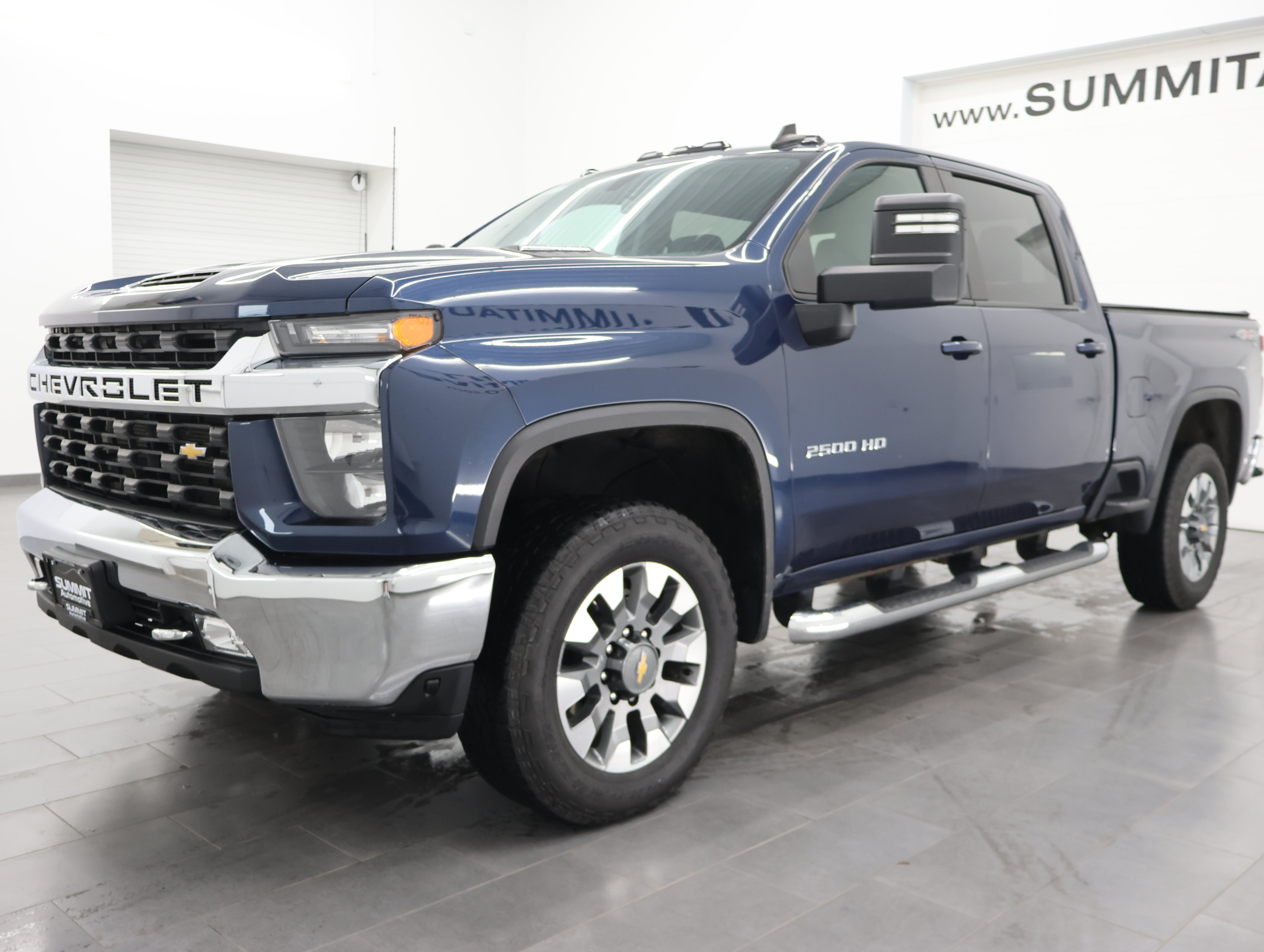 Used 2023 Chevrolet Silverado 2500 LT AWD/4WD image 7