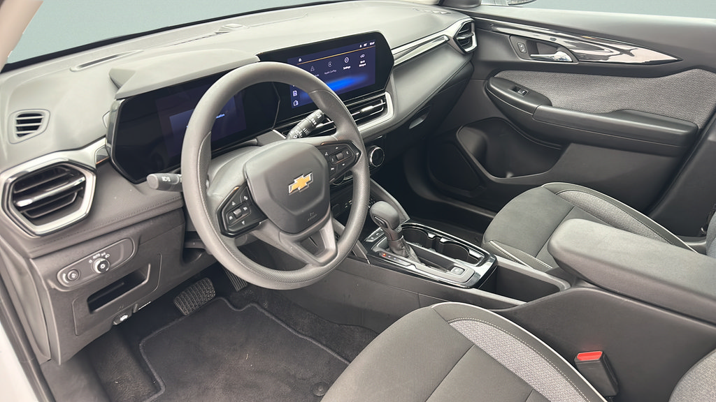 Used 2025 Chevrolet TrailBlazer LT AWD/4WD image 13