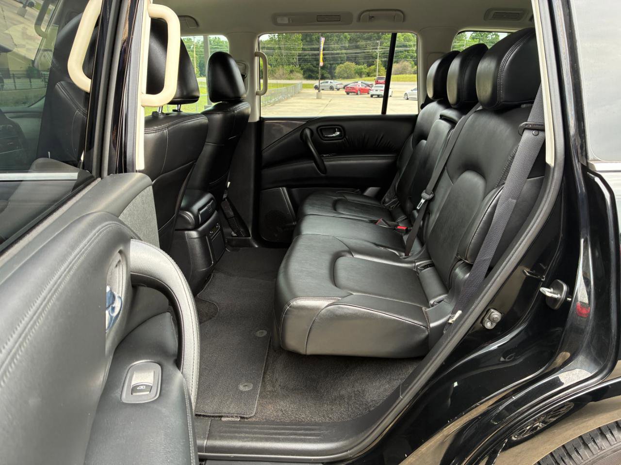 Used 2021 Nissan Armada SV w/ SV Appearance Package RWD image 33