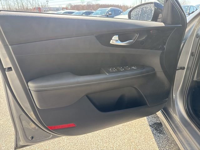 Used 2024 Kia Forte GT-Line w/ GT-Line Premium Package image 15